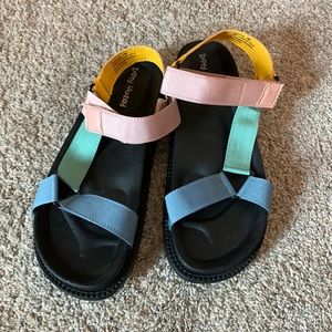 women’s sandals